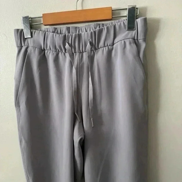 Lululemon On the Fly 7/8 Pant 27"
Silverscreen 4 - Picture 7 of 12